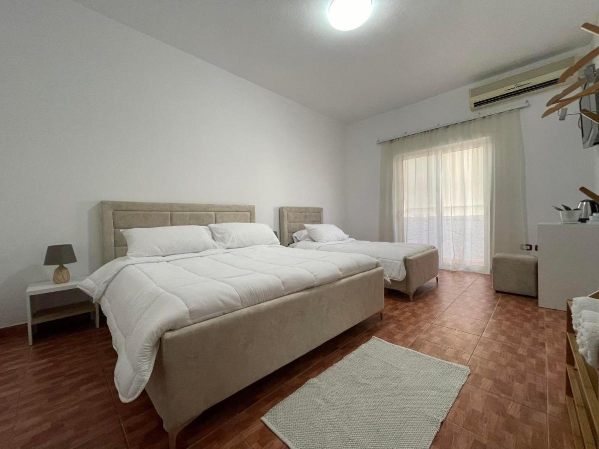 Villa Oasis Berat Luaran gambar