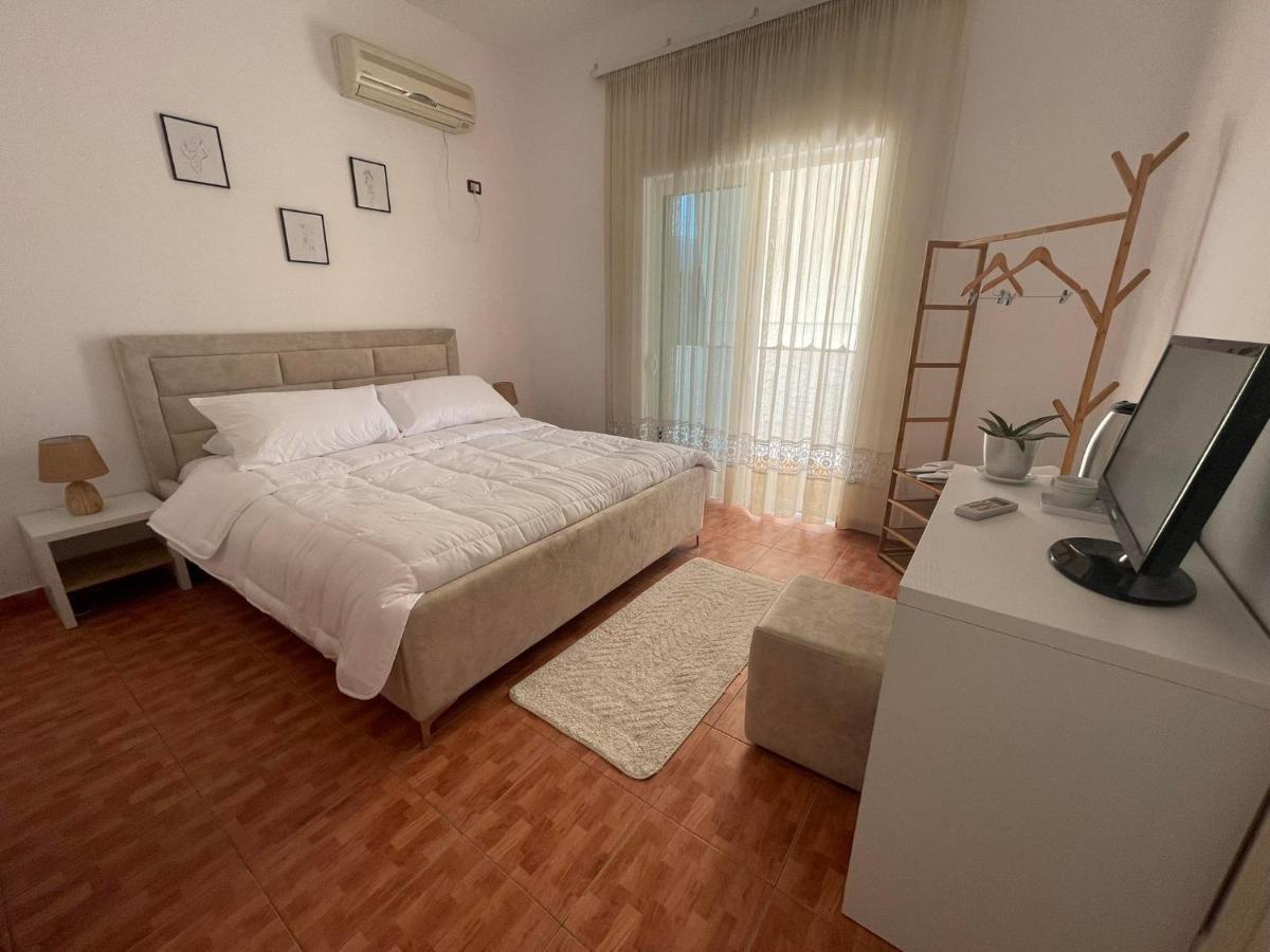 Villa Oasis Berat Luaran gambar