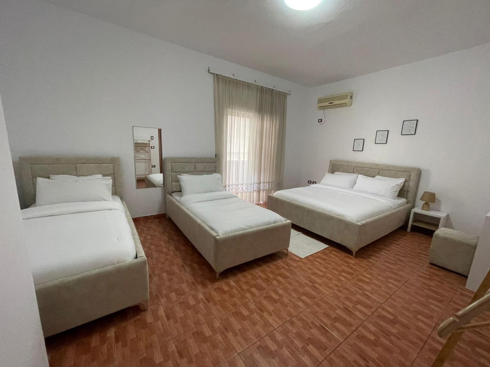 Villa Oasis Berat Bilik gambar